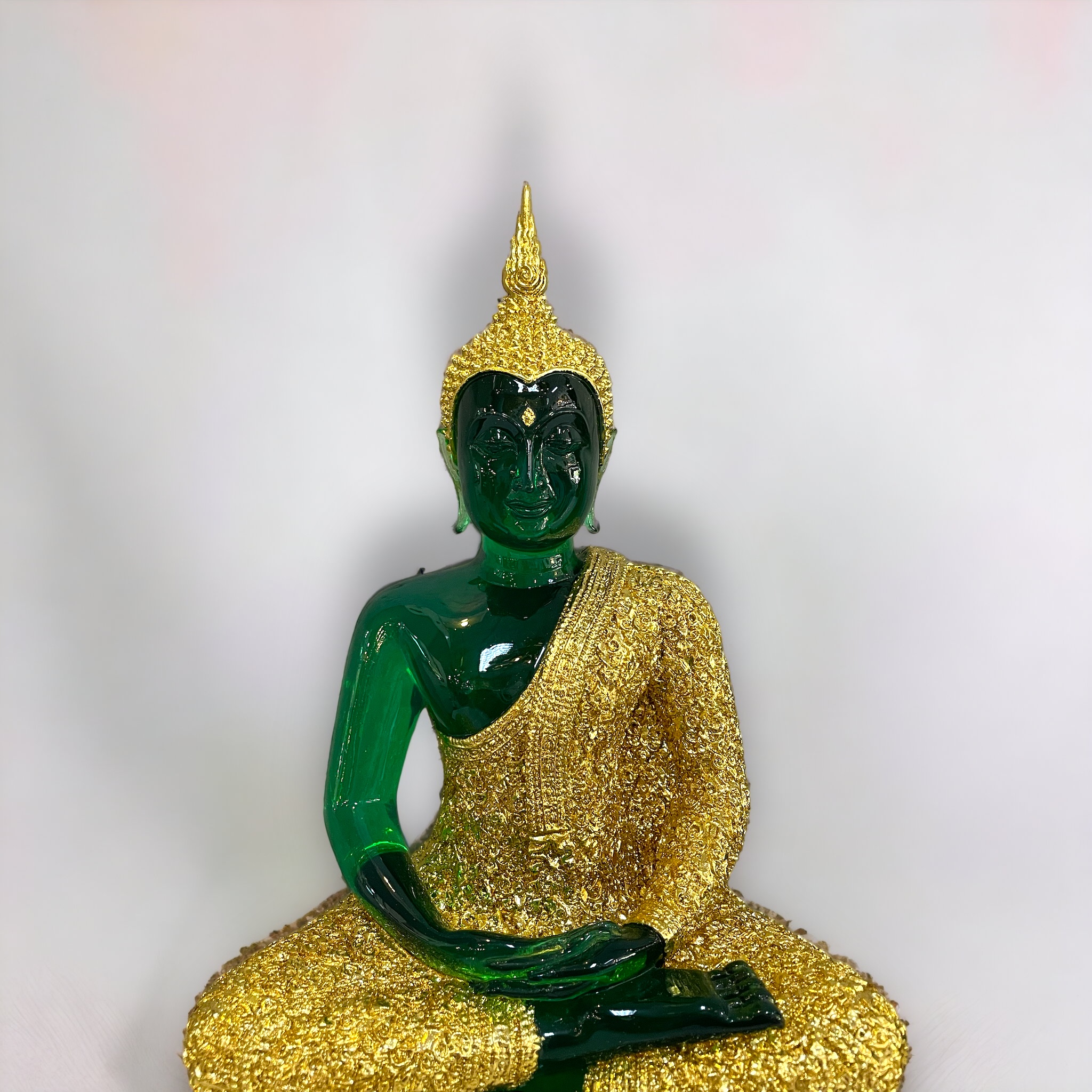 พระแก้วมรกต 9 นิ้ว ฤดูฝน สีเขียวมรกต