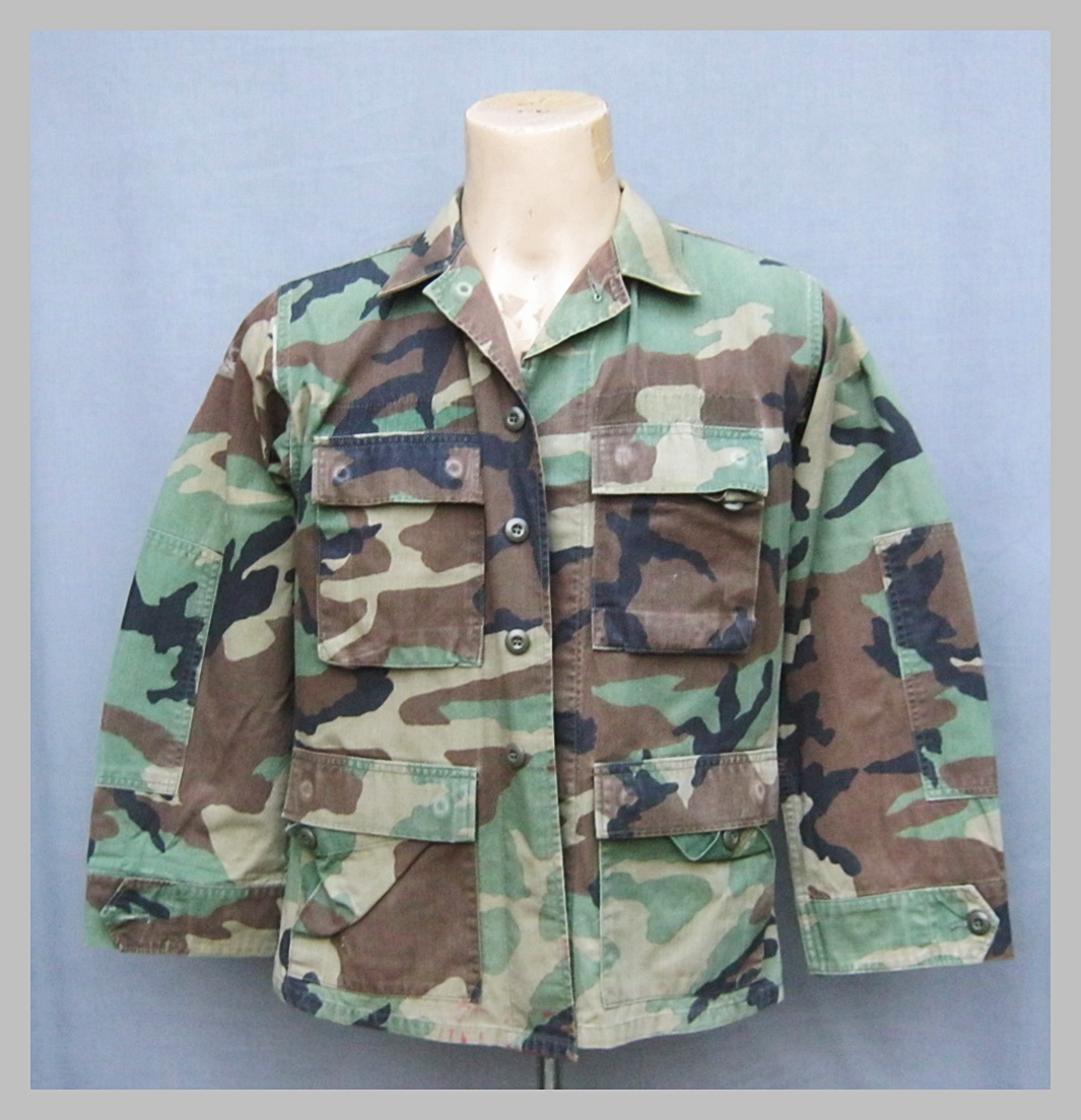 เสื้อทหารลายพราง