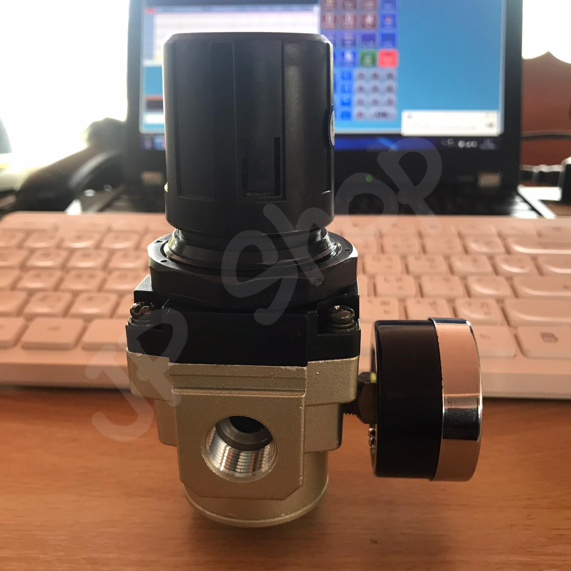 เกย์ลมวัดระดับแรงดันลม ชุดปรับแรงดันลม รุ่น AR3000-03 เกลียว3หุน จัดส่งภายใน 24 ชั่วโมง โกดังประเทศไทย #004140