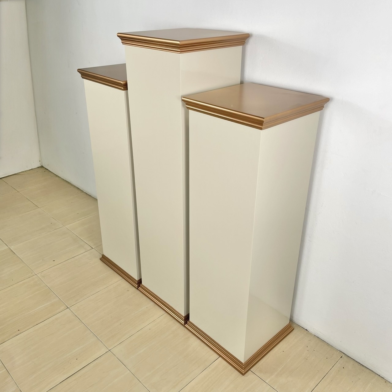 แท่นถวายพระพร สีครีมท็อปพิงก์โกลด์