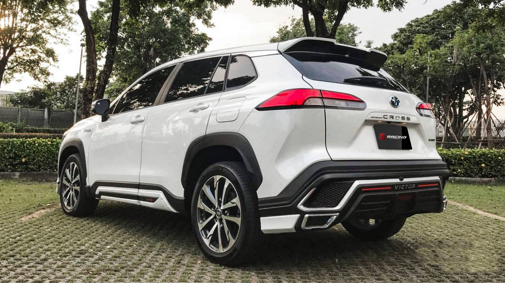 ชุดแต่ง ชุดสเกิร์ต Toyota Corolla Cross VICTOR