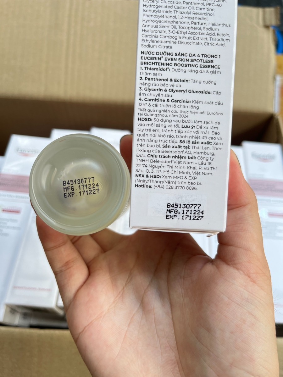 Eucerin Spotless Brightening Boosting Essence 100ml. น้ำตบบูสติ้งเอสเซนส์