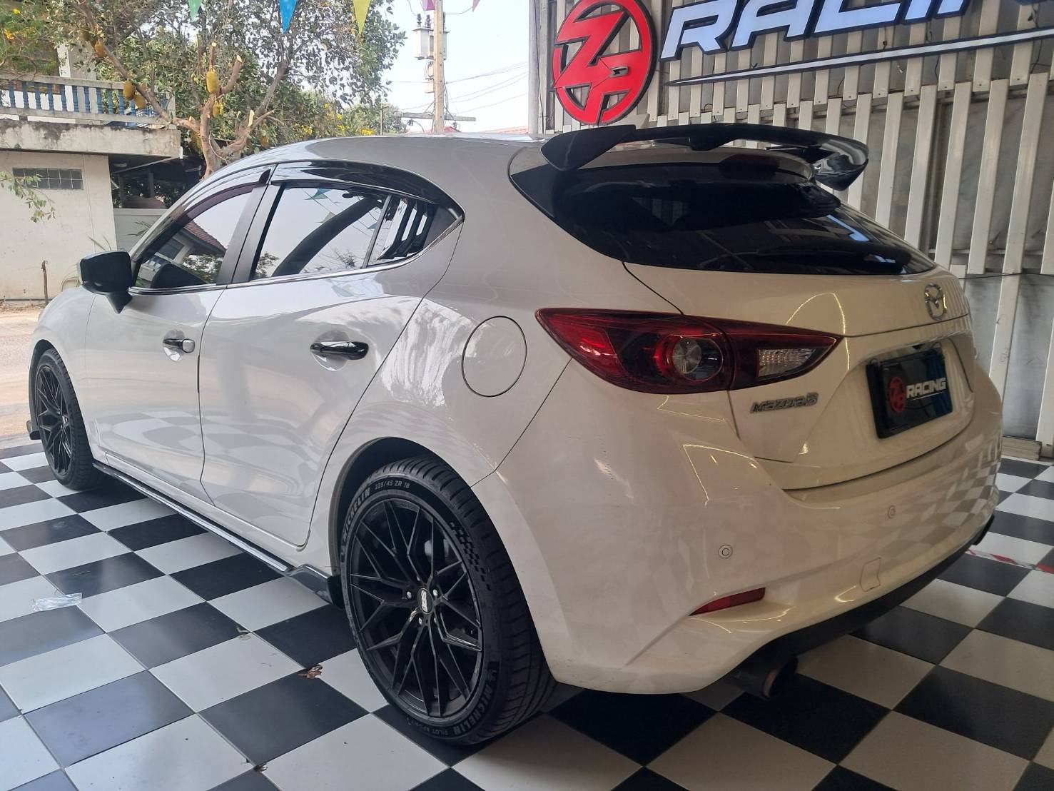 สปอยเลอร์ วิงสปอยเลอร์ Mazda 3 (BP) Fastback 5 ประตู รุ่น Autoexe Style