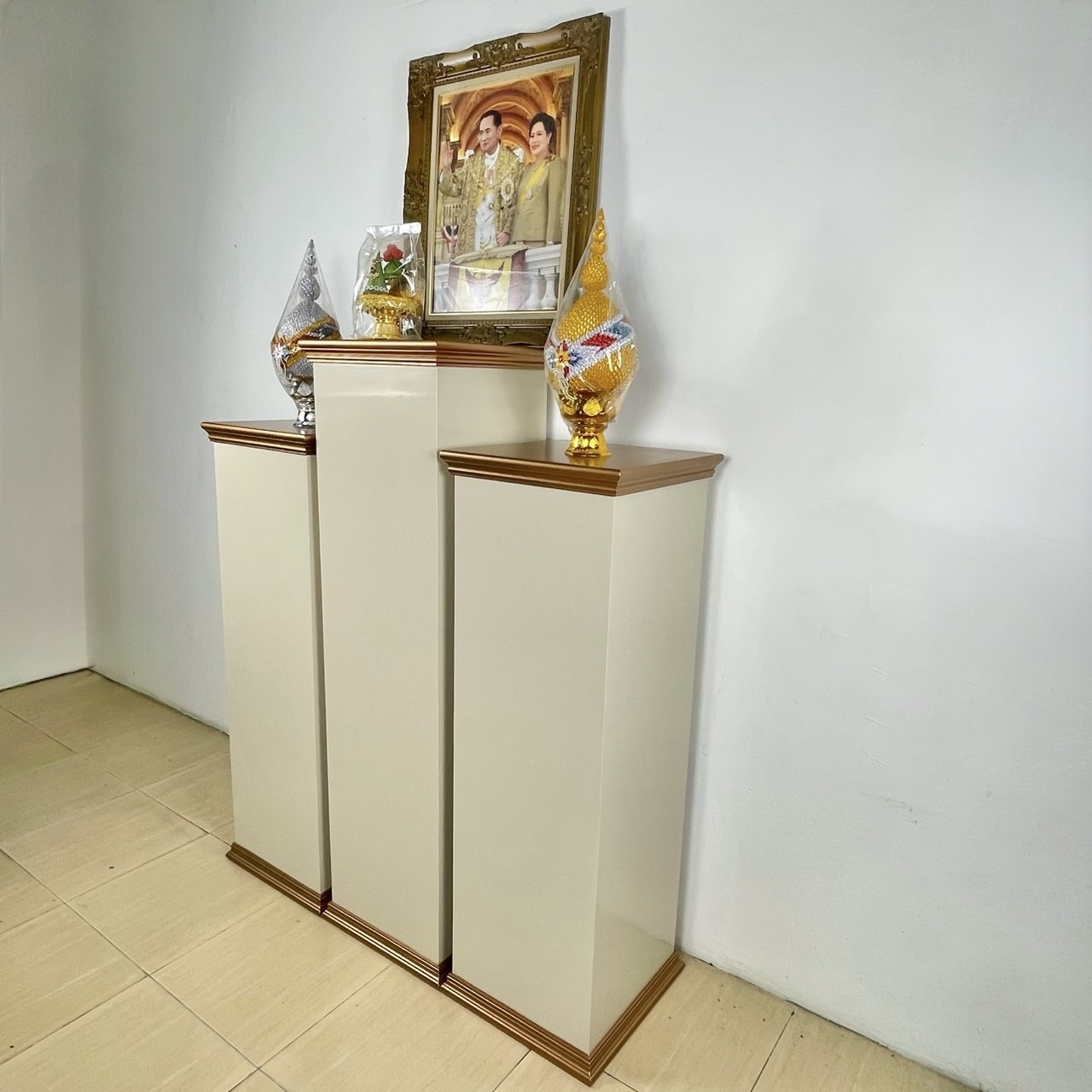 แท่นถวายพระพร สีครีมท็อปพิงก์โกลด์