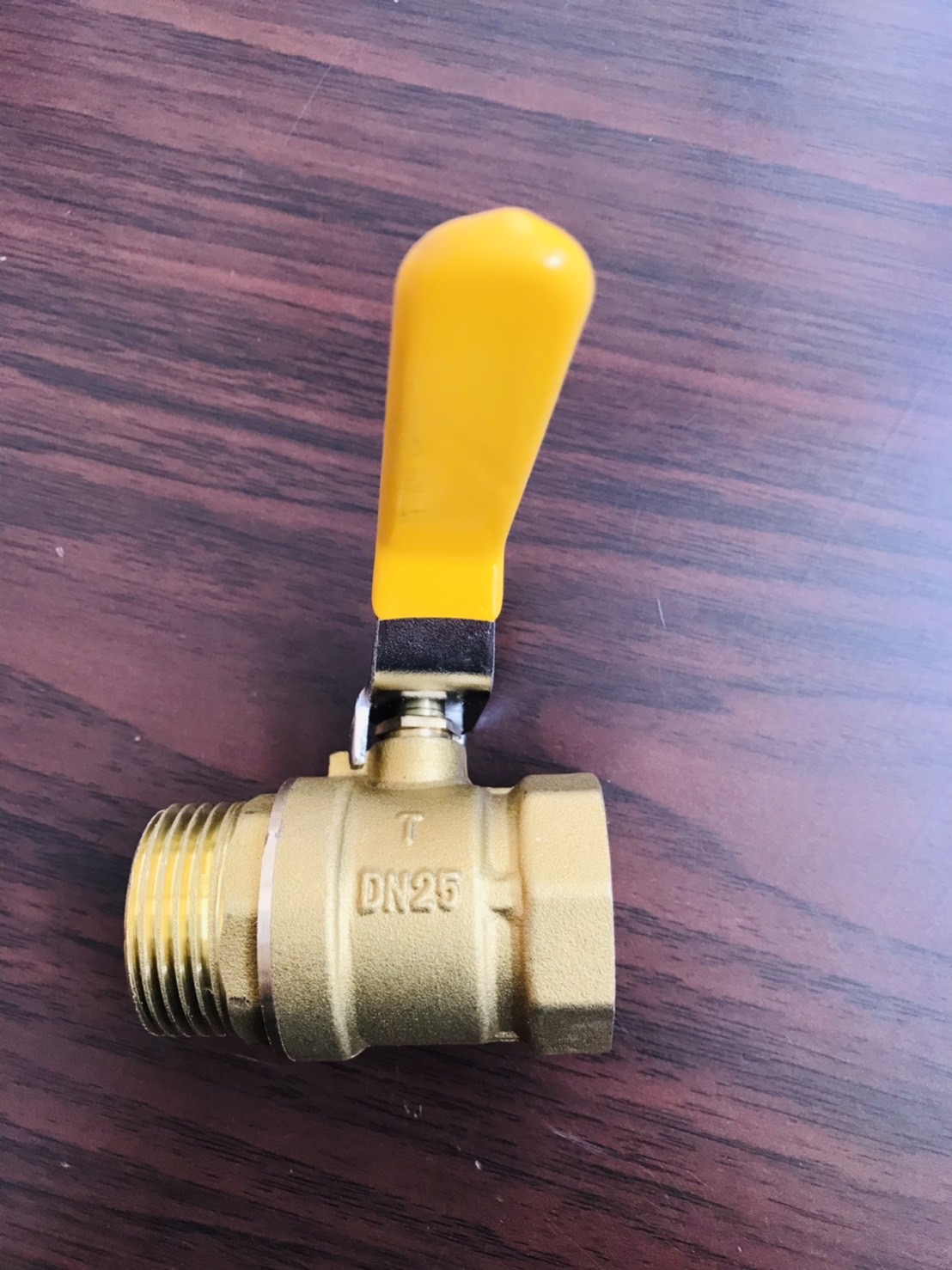 บอลวาล์วทองเหลือง ขนาด 1 นิ้ว เกลียวนอก -ใน (#13240)