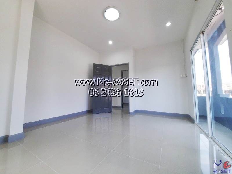 ขายทาวน์เฮ้าส์หลังริม รีโนเวทใหม่ ย่าน ท่าข้าม28 เทียนทะเล7 สะแกงาม บางขุนเทียน พระรามสอง : ม.พิศาล ท่าข้าม28 เฟส 7 : 2 ชั้น 31.3 ตร.วา