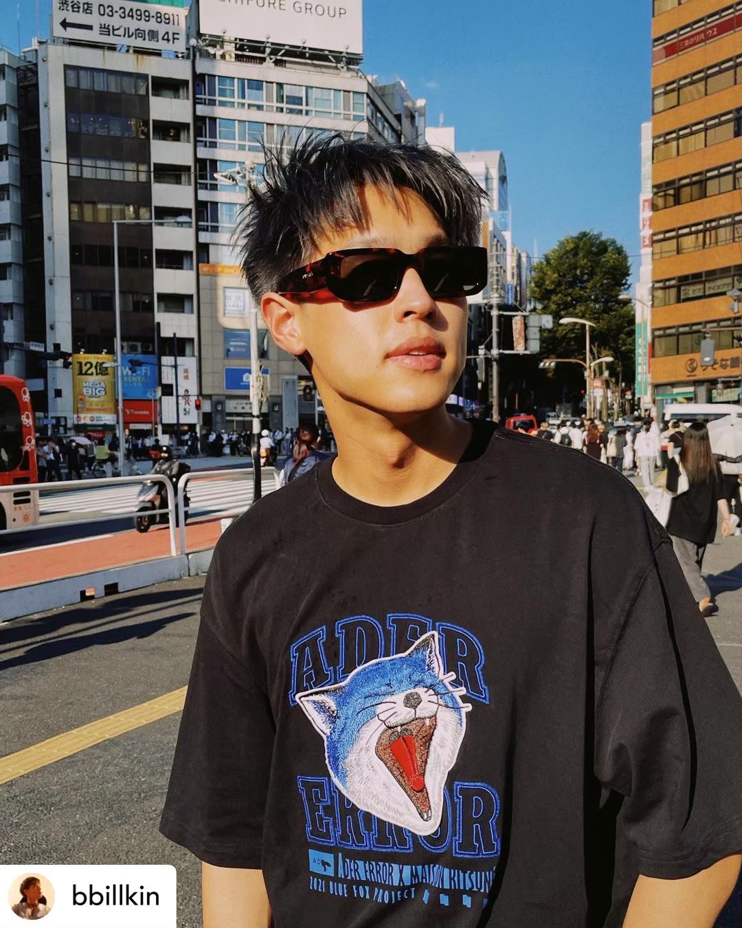 แว่นกันแดด Prada PR 06YS 06V5S0