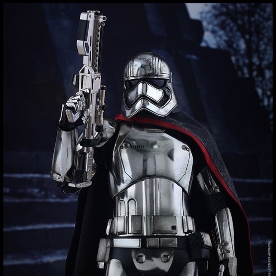 Captain Phasma Sixth Scale Figure HOT TOYS - Star Wars