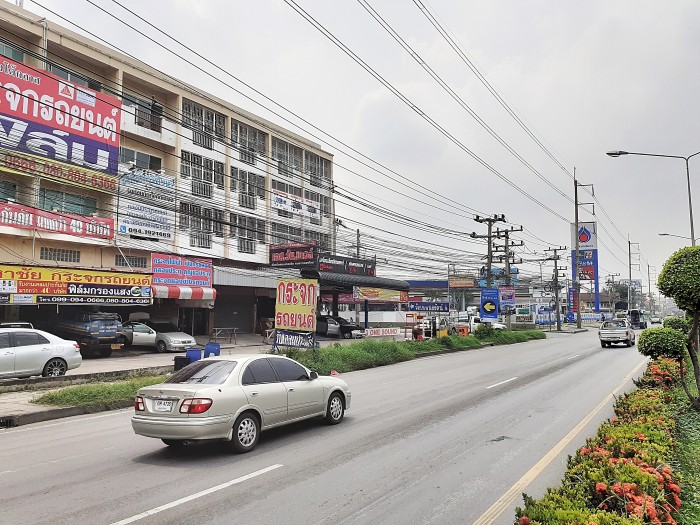 ขายอาคารพาณิชย์ ม.เอสดี / ถ.เศรษฐกิจ ต.นาดี อ.เมือง สมุทรสาคร / พื้นที่ 3.5 ชั้น 18 ตารางวา