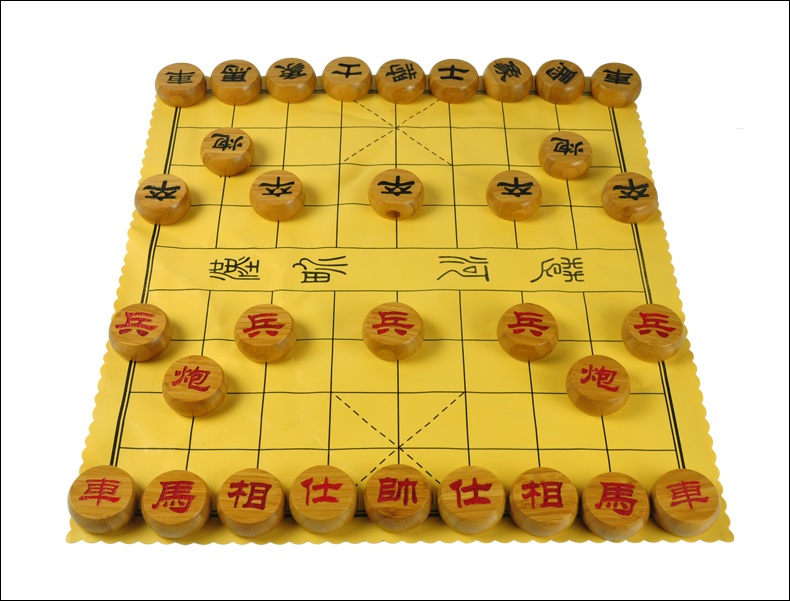 หมากรุกจีนไม้ไผ่ (ตัวสีดำแดง+กล่องไม้+กระดานหนัง#50) Bamboo Chinese Chess Pieces with Bamboo Box #45
