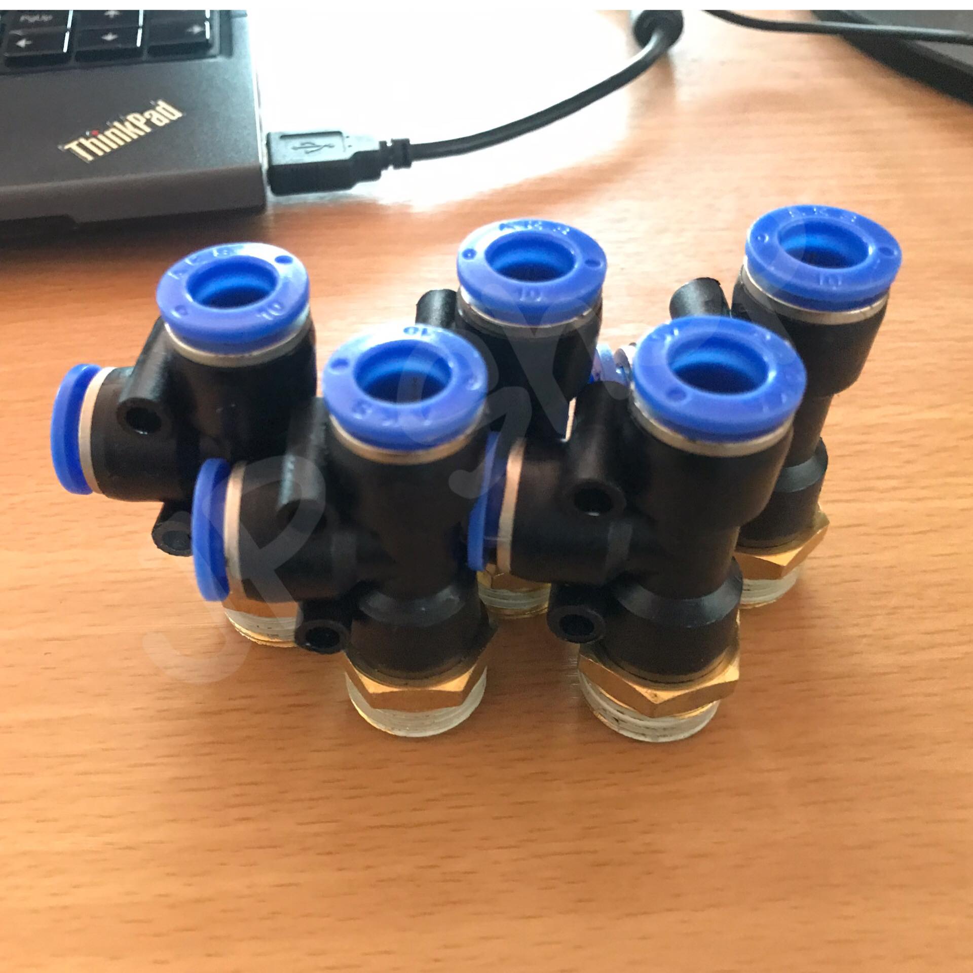 ข้อต่อลมนิวเมติก ข้อต่อ 3 ทางตัว T เกลียวนอก ขนาด PD10-04