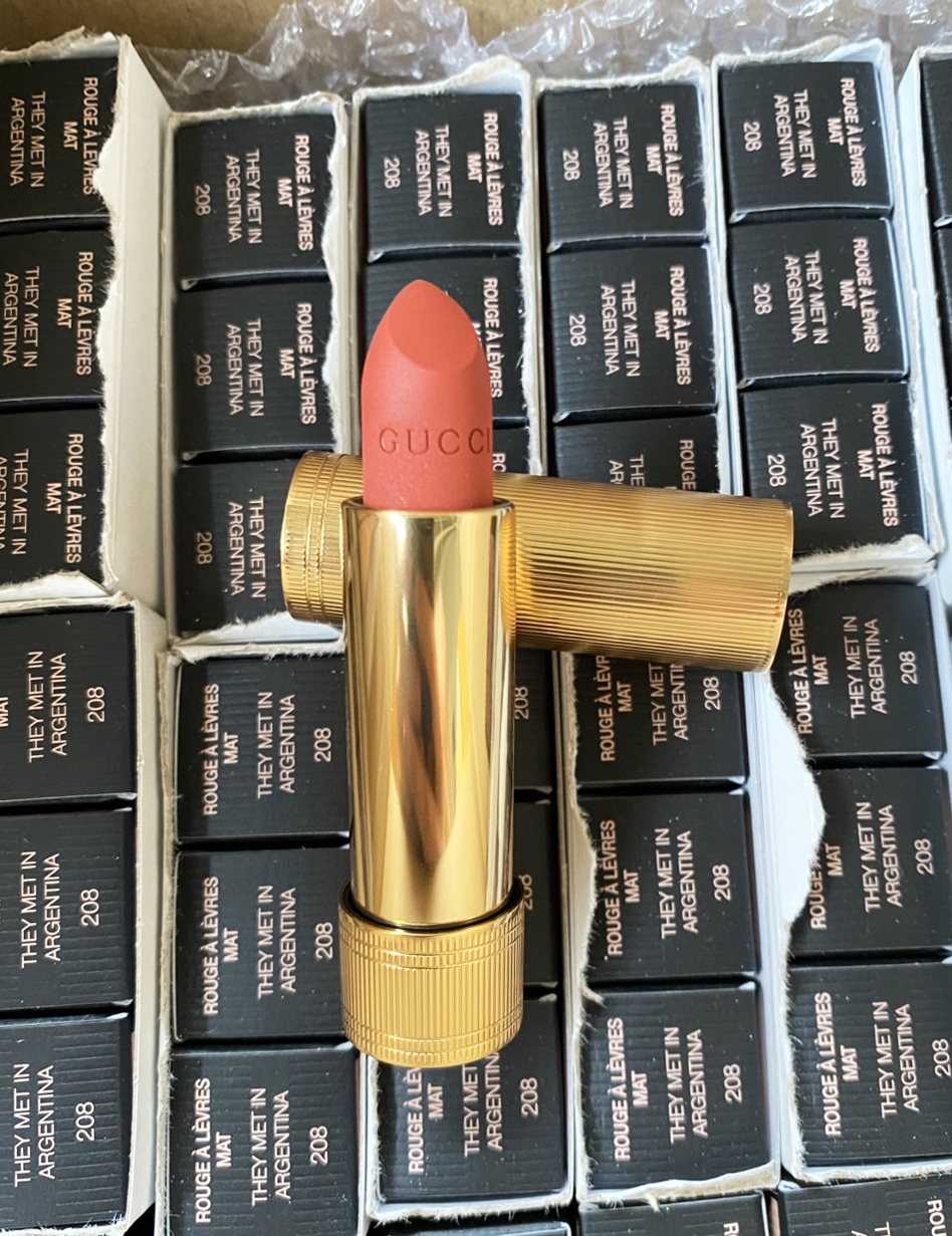 Gucci Rouge A Levres Mat Lip Colour 3.5g. สี 208- they met in Argentina (1แท่ง) หิ้วตปท.