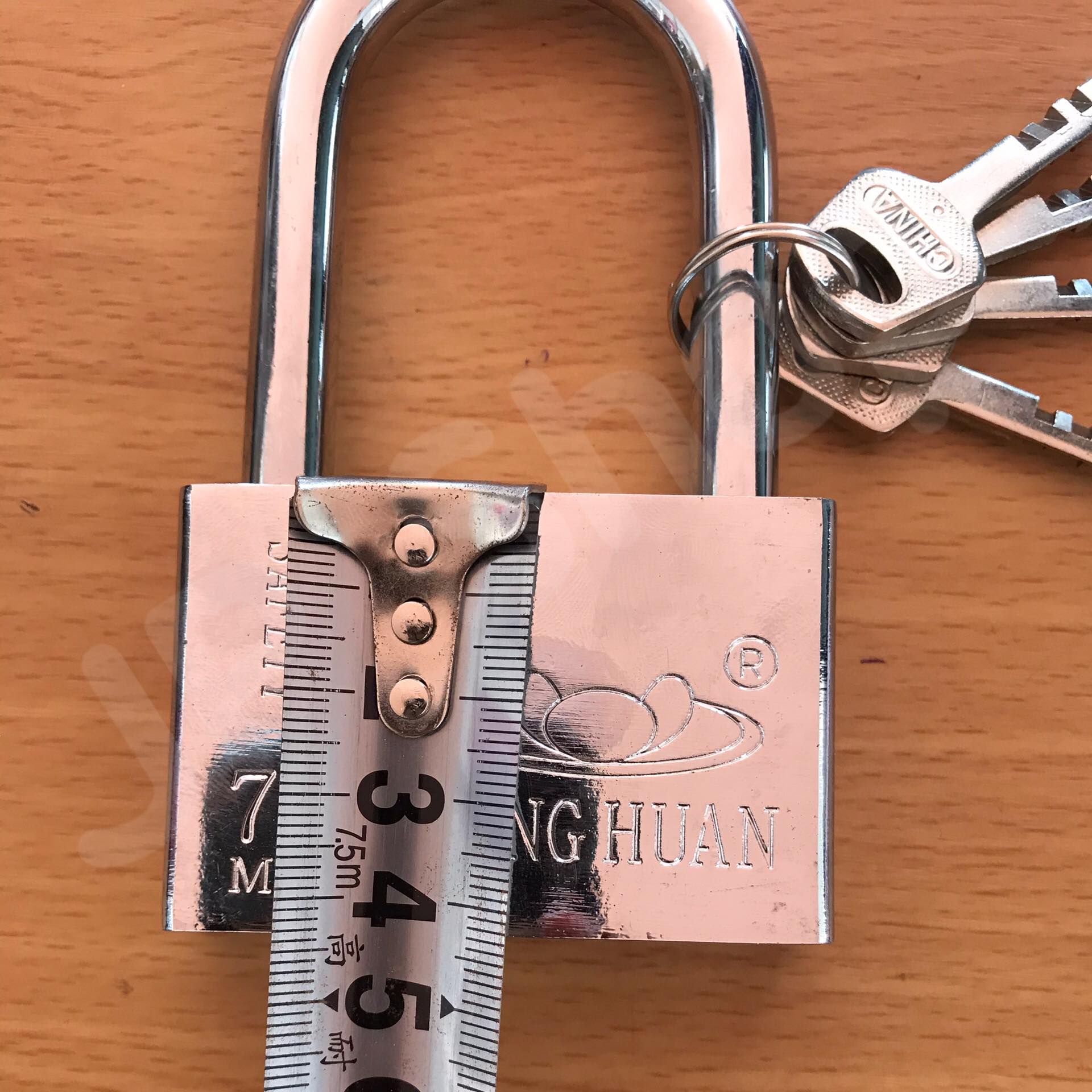 กุญแจล็อคบ้าน ล็อคครัว ล็อคอเนประสงค์ 70 มม. ล็อคแน่นหนา คงทน ราคาถูก สนใจสั่งซื้อได้เลย ห่วงยาว #901