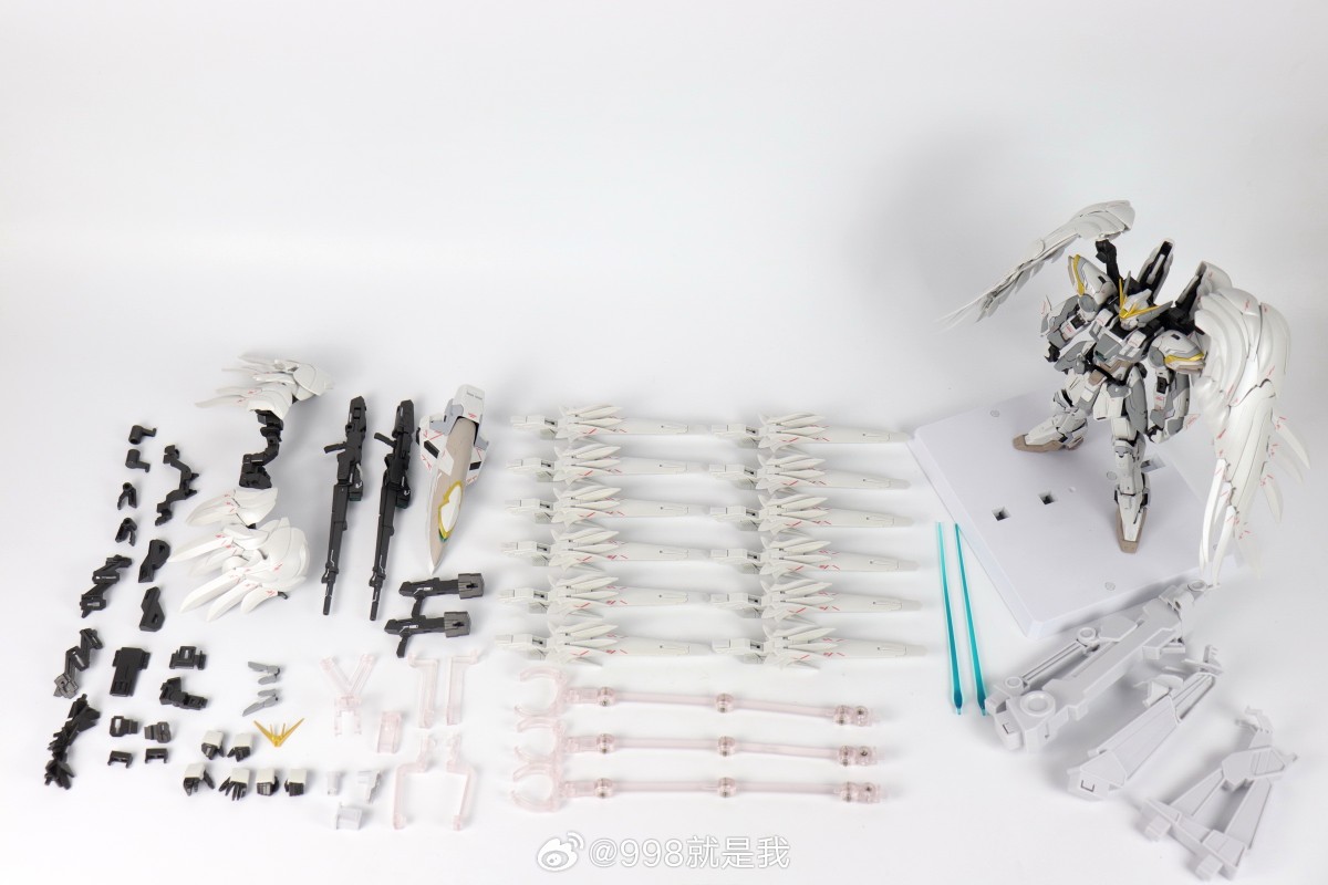 Pre-Order MG 1/100 (8827) Wing Show White Prelude [Daban] + Alloy Frame