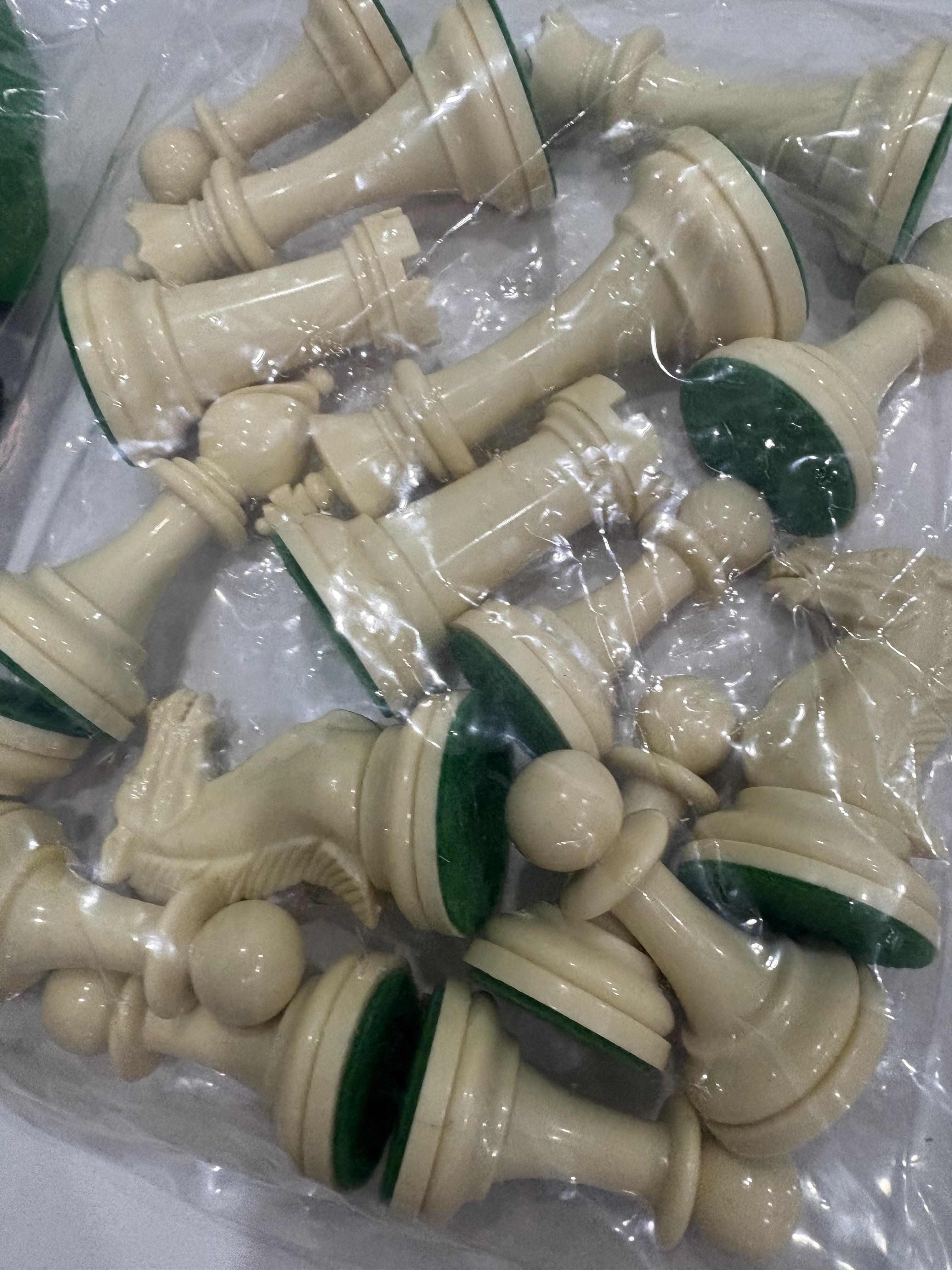 3 1/2" Staunton Series Plastic Chess Pieces ตัวหมากรุกสากลสตอนตัน