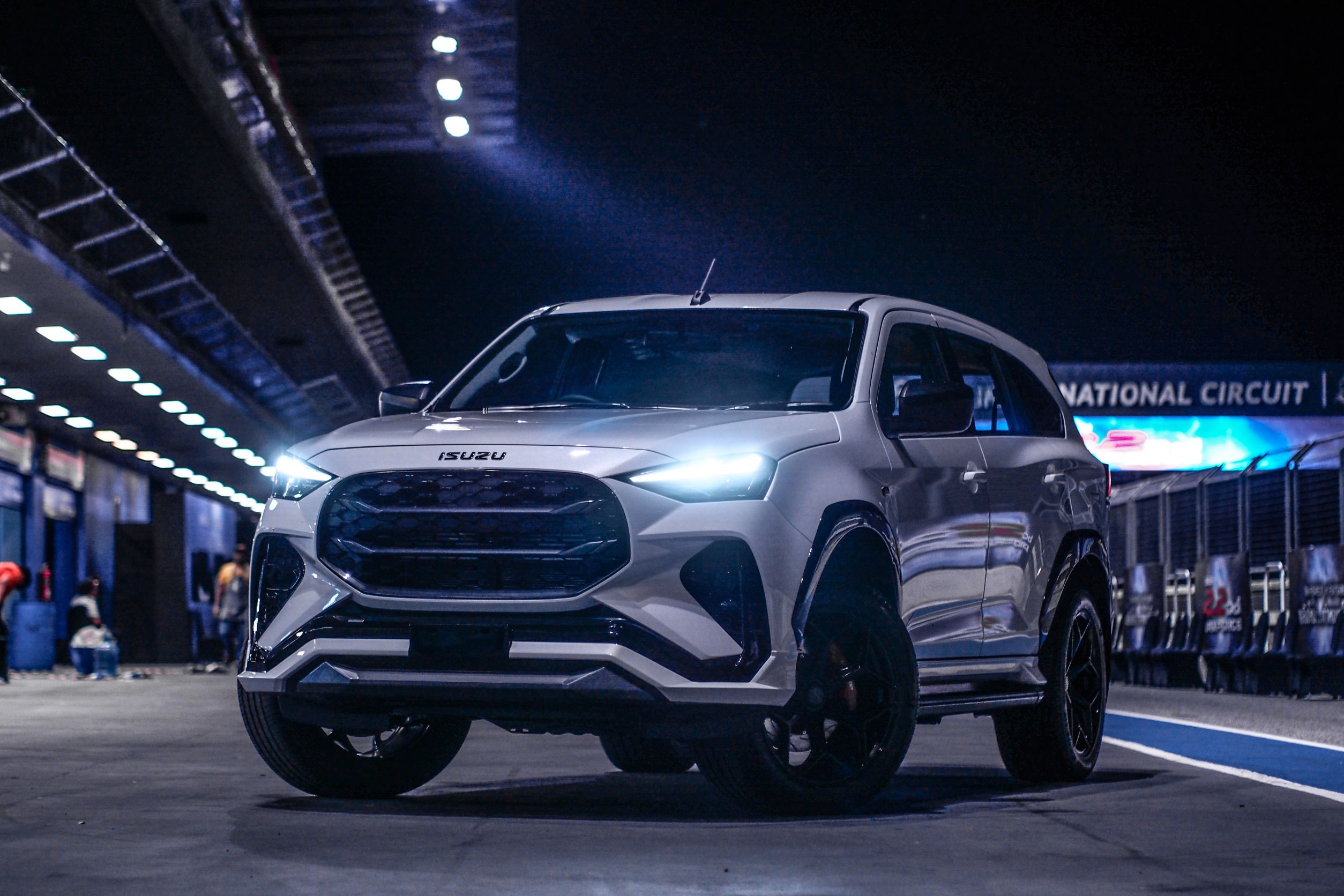 ชุดแต่ง ชุดสเกิร์ต Isuzu MU-X 2025 รุ่น AKC