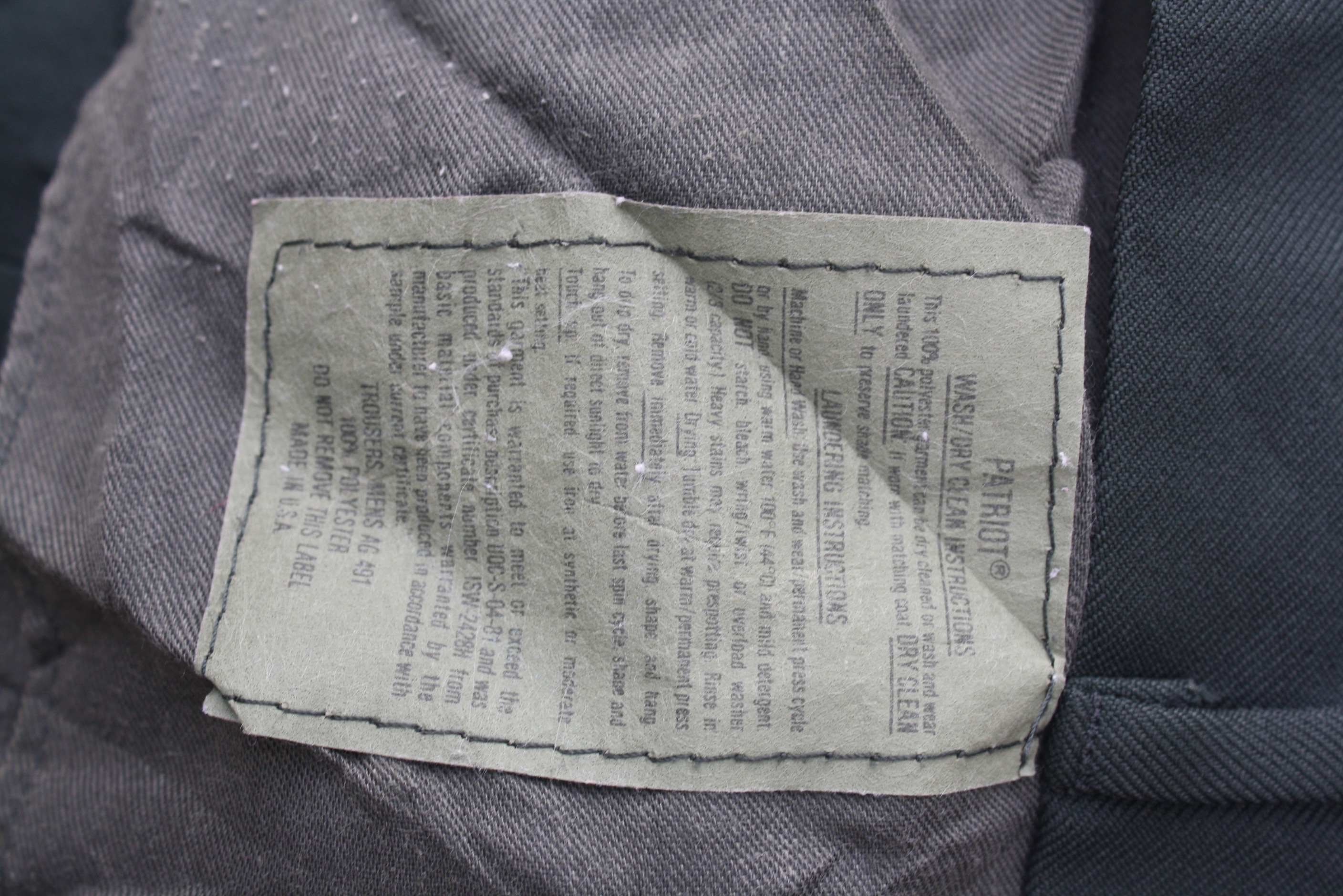 กางเกงทหารบก สหรัฐ ชุดสูท