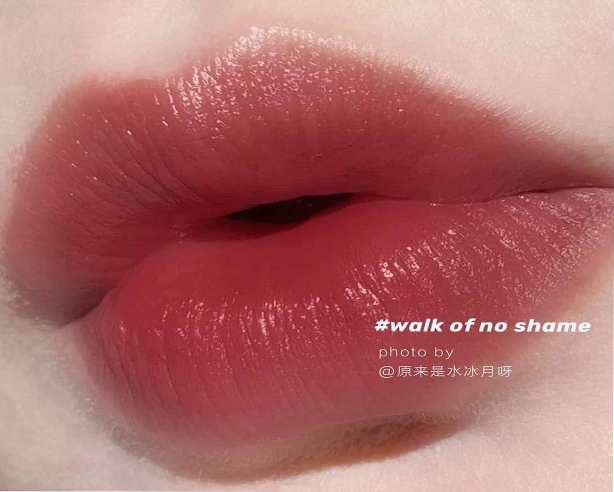 Charlotte Tilbury Matte Revolution Lipstick 1.1g สี # Walk of No Shame ลิปสติก