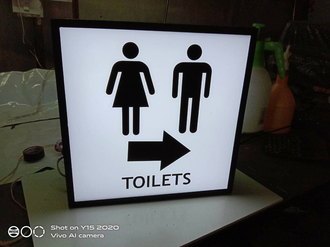 งานป้ายกล่องไฟ ➡️ TOILETS งานป้ายกล่องไฟ ➡️ TOILETS