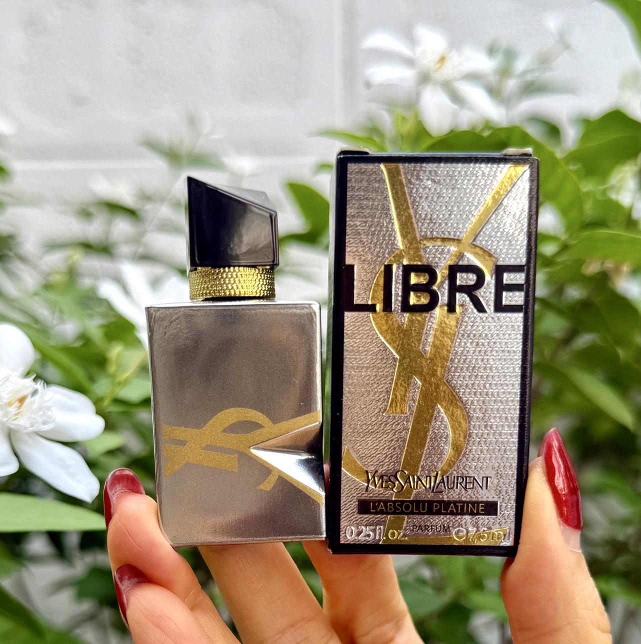 แบบแต้ม Yves Saint Laurent LIBRE L'Absolu Platine Parfum 7.5ml.