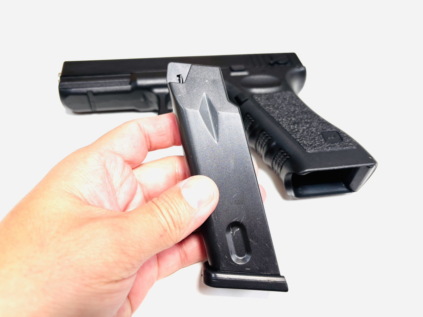 ปืนอัดลมสั้น รุ่น Glock18 ระบบชักยิงทีละนัด