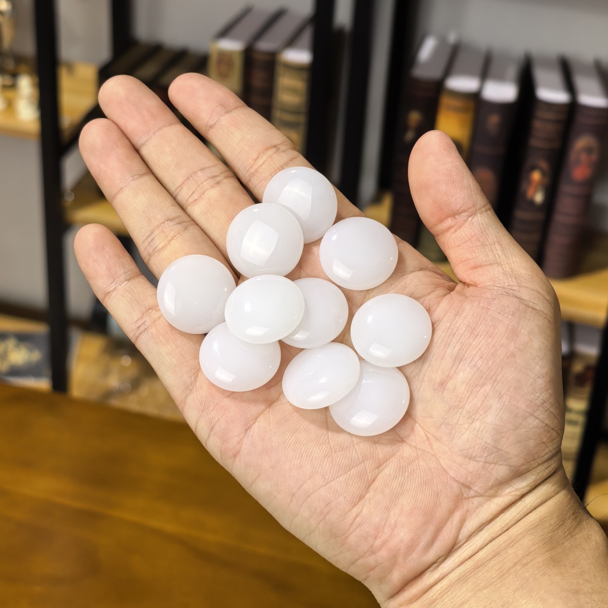 เม็ดหมากล้อมเซรามิกจีนสีเขียว Ceramic Go Stones (นูน1ด้าน)