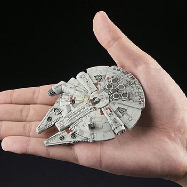 006 Millennium Falcon BANDAI - Star Wars