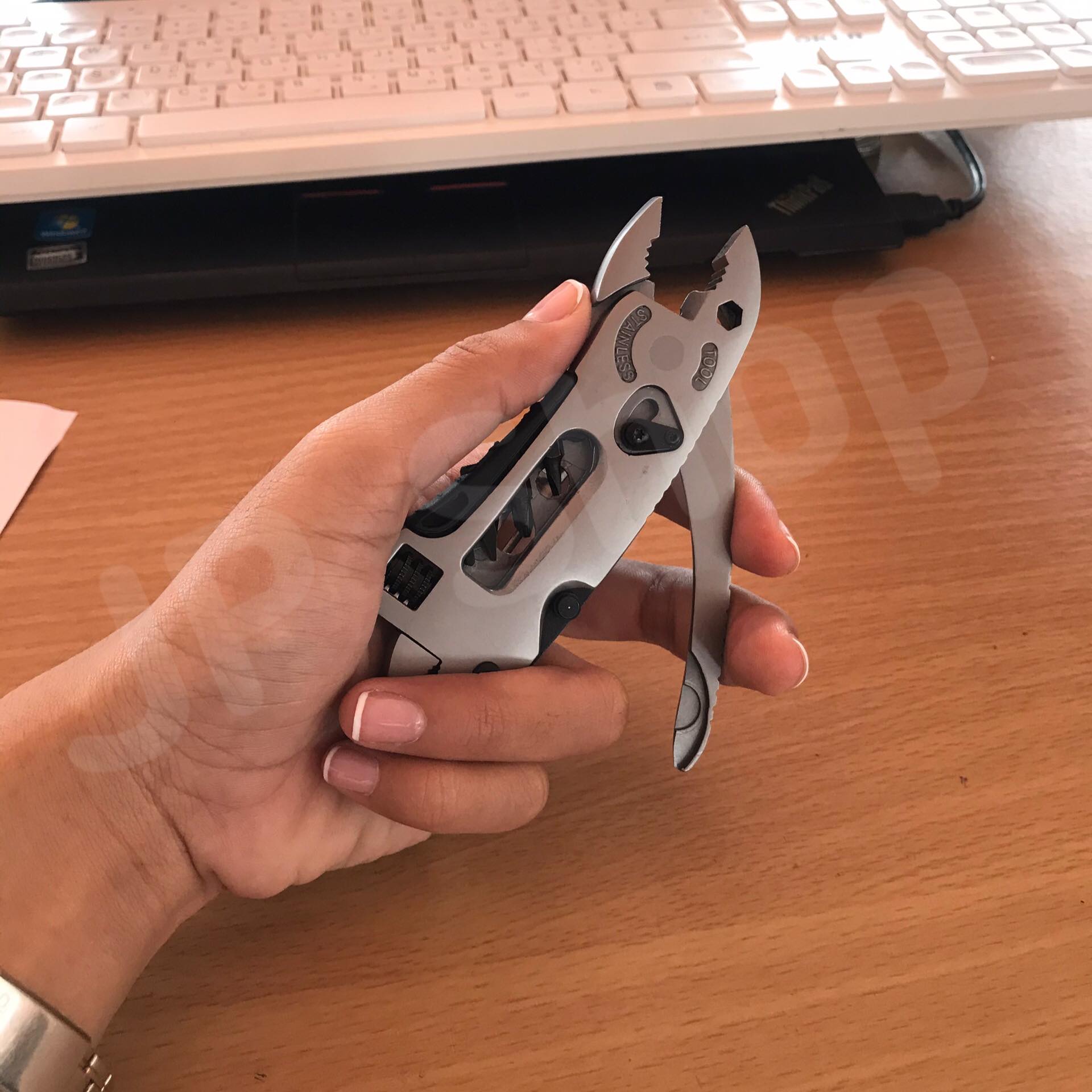 Multitool Pliers คีมอนกประสงค์ (คีมหนีบ ปากประแจเลื่อน พร้อมไขควง 3 หัว มีดพับอเนกประสงค์ พร้อมส่ง #158178
