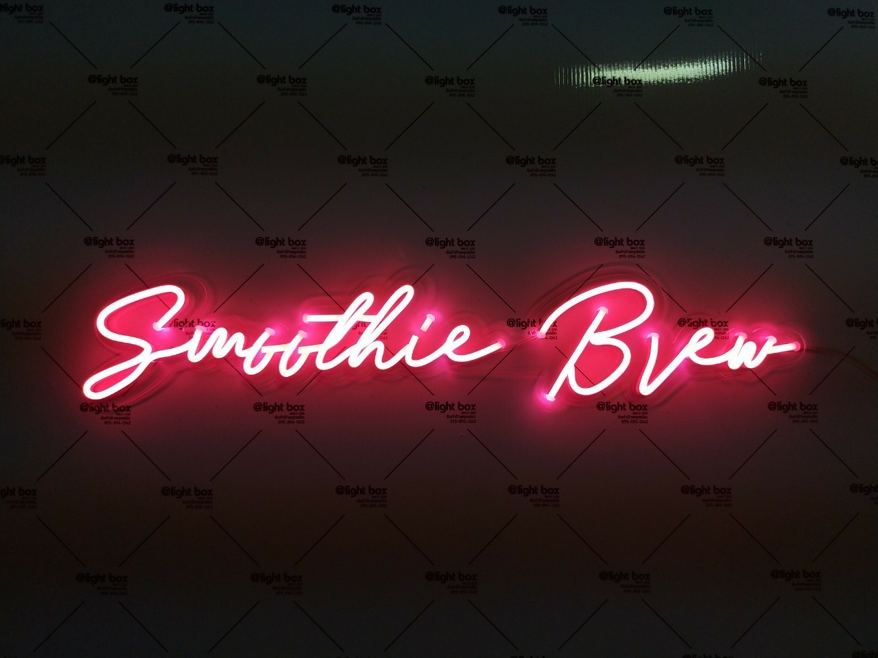 ป้ายไฟนีออน LED อะคริลิคใสรองหลัง