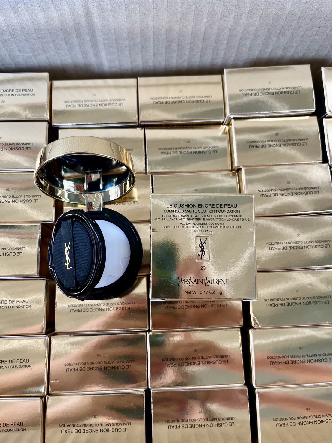 รองพื้น YSL Le Cushion Encre De Peau ขนาดทดลอง 5g. สี B20 คุชชั่น สำหรับ ผิวขาวเหลือง