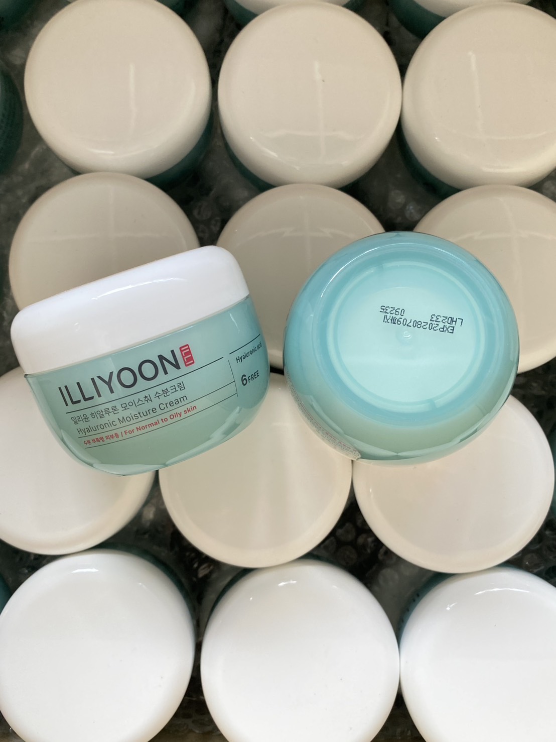 รุ่นไม่มีกล่อง ILLIYOON Hyaluronic Moisture Cream 100ml. (1กระปุก) ครีมบำรุงผิวหน้า สูตรไฮยาลูรอนิก