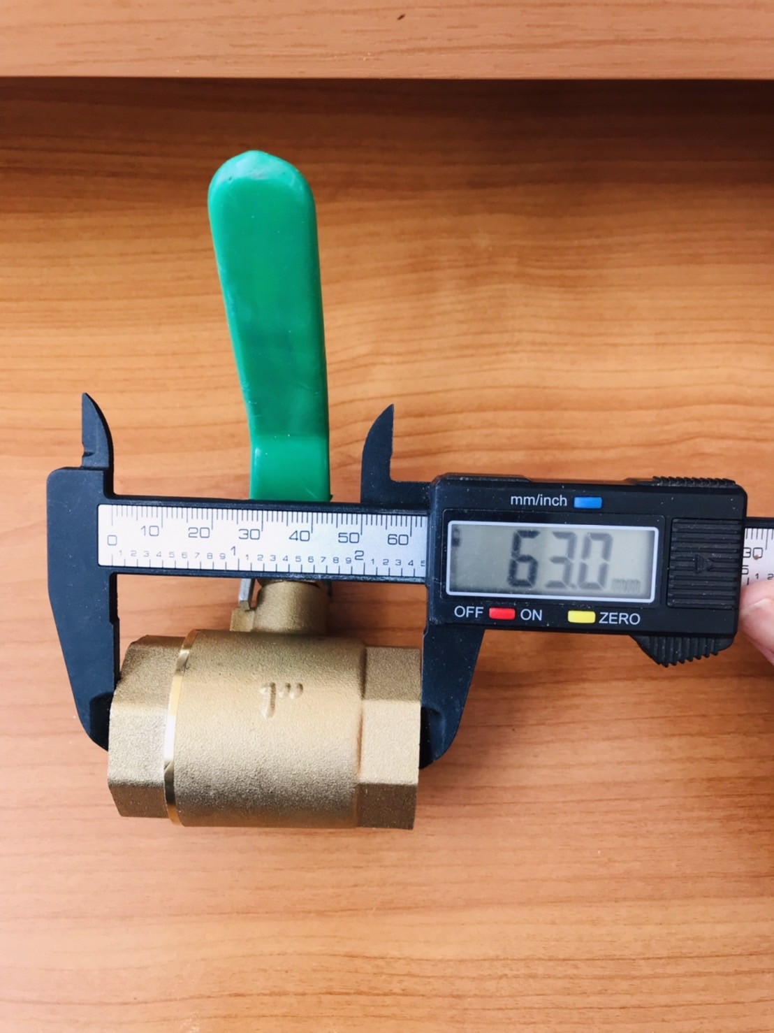 วาล์วทองเหลือง 1 นิ้ว เกลียวใน-ใน (1 Inch Brass Valve Female-Female Thread) #13241