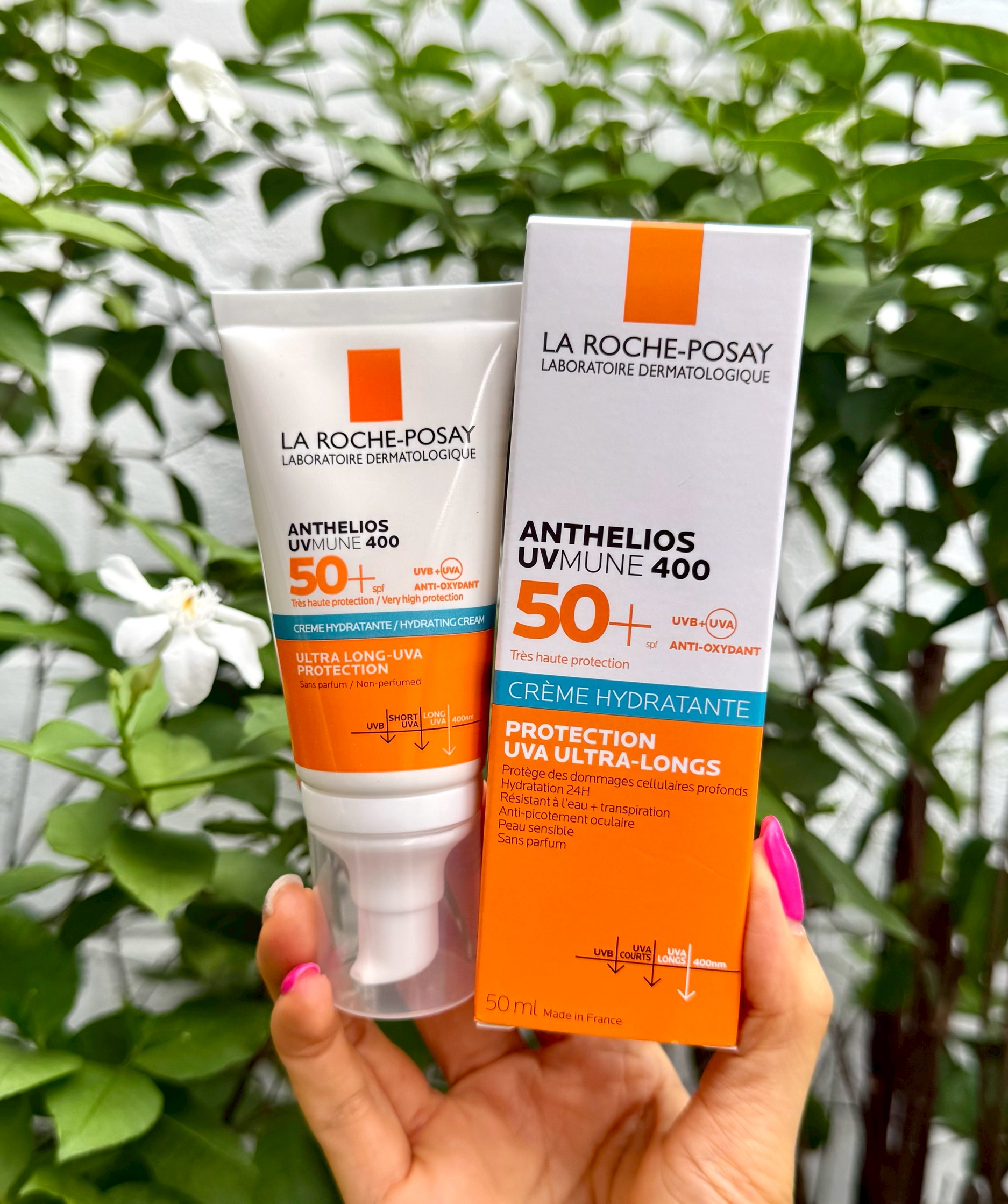 La Roche-Posay Anthelios UVMune 400 Hydrating Cream SPF50+ 50ml. ครีมกันแดดสำหรับผิวแห้ง แถบฟ้า