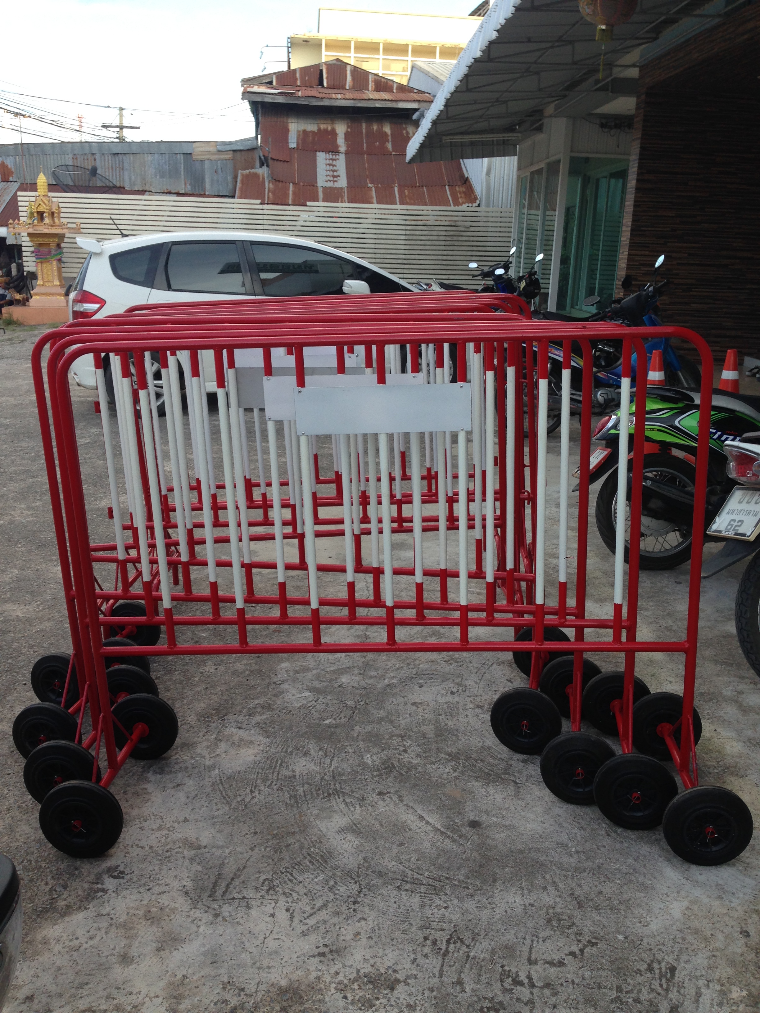 แผงกั้นจราจรแบบไม่มีล้อ ขนาด 1.50 เมตร