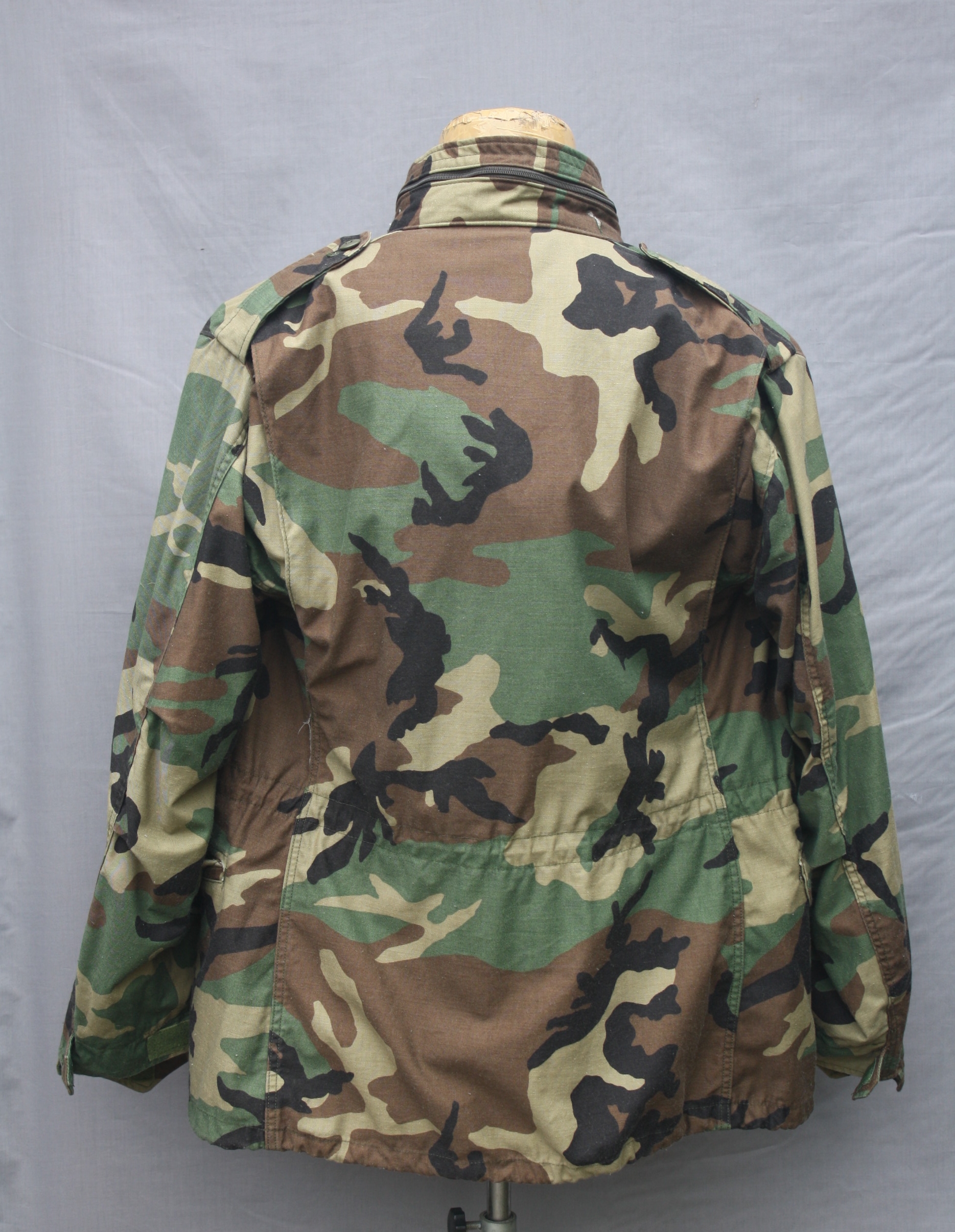 เสื้อทหาร M65 ลายพราง woodland Medium Long