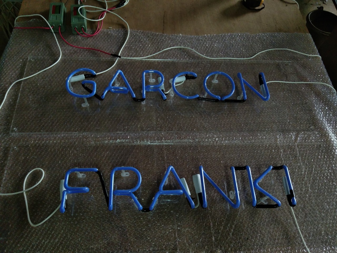 ป้ายไฟดัดหลอดแก้ว GARCON FRANK!