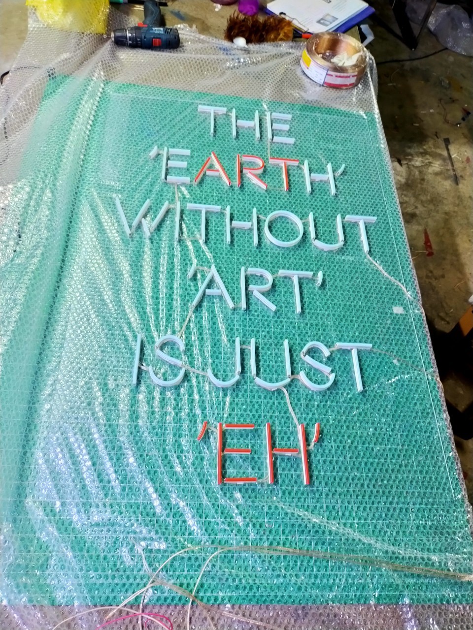 ป้ายไฟนีออน LED อะคริลิคใสรองหลัง