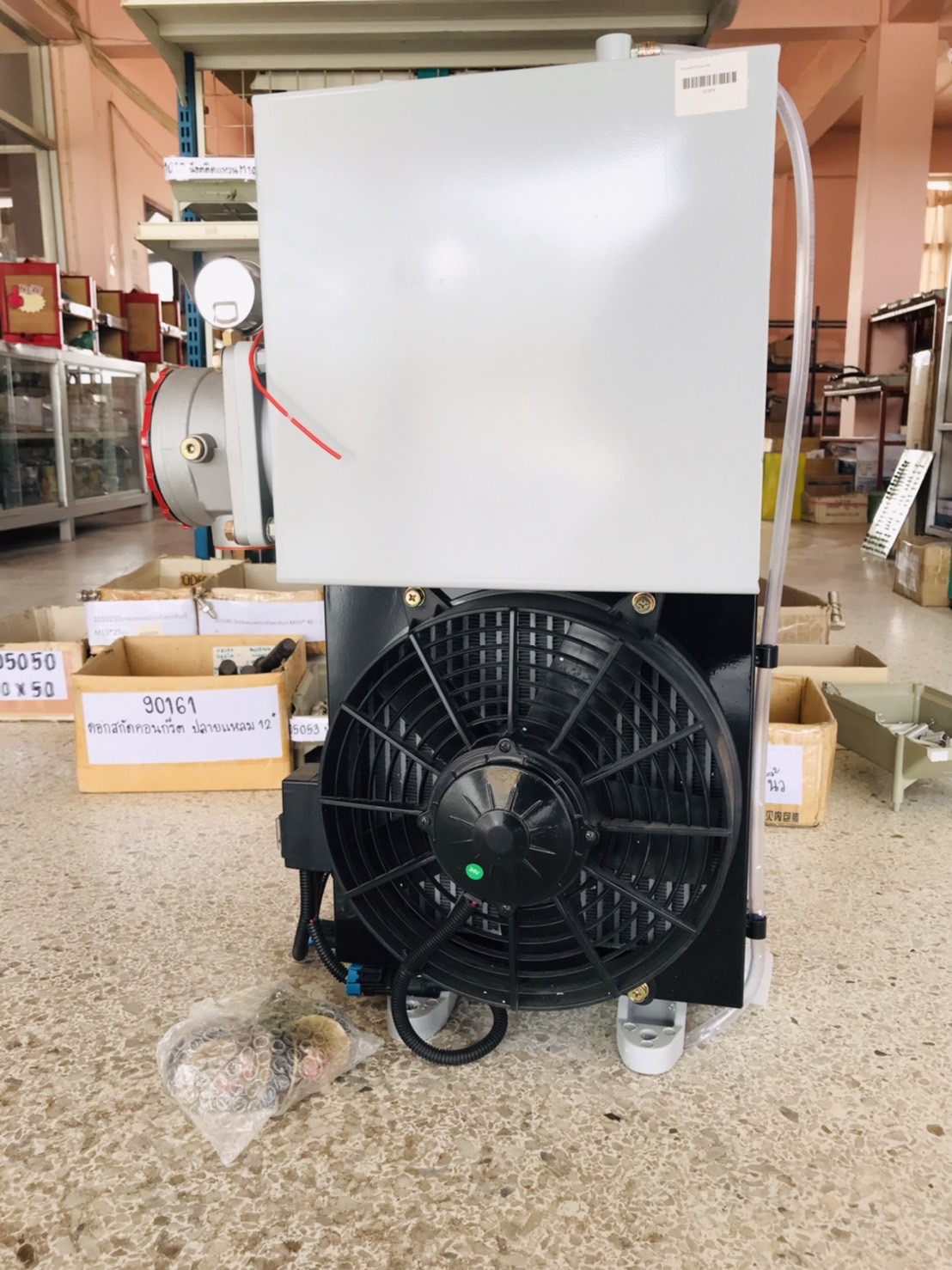 ถังไฮดรอลิกขนาด 18 ลิตร พร้อมพัดลมคูลเลอร์ 24V (Oil Cooler Tank with 24V Fan – Model) สำหรับรถบรรทุกโม่ปูน#523867