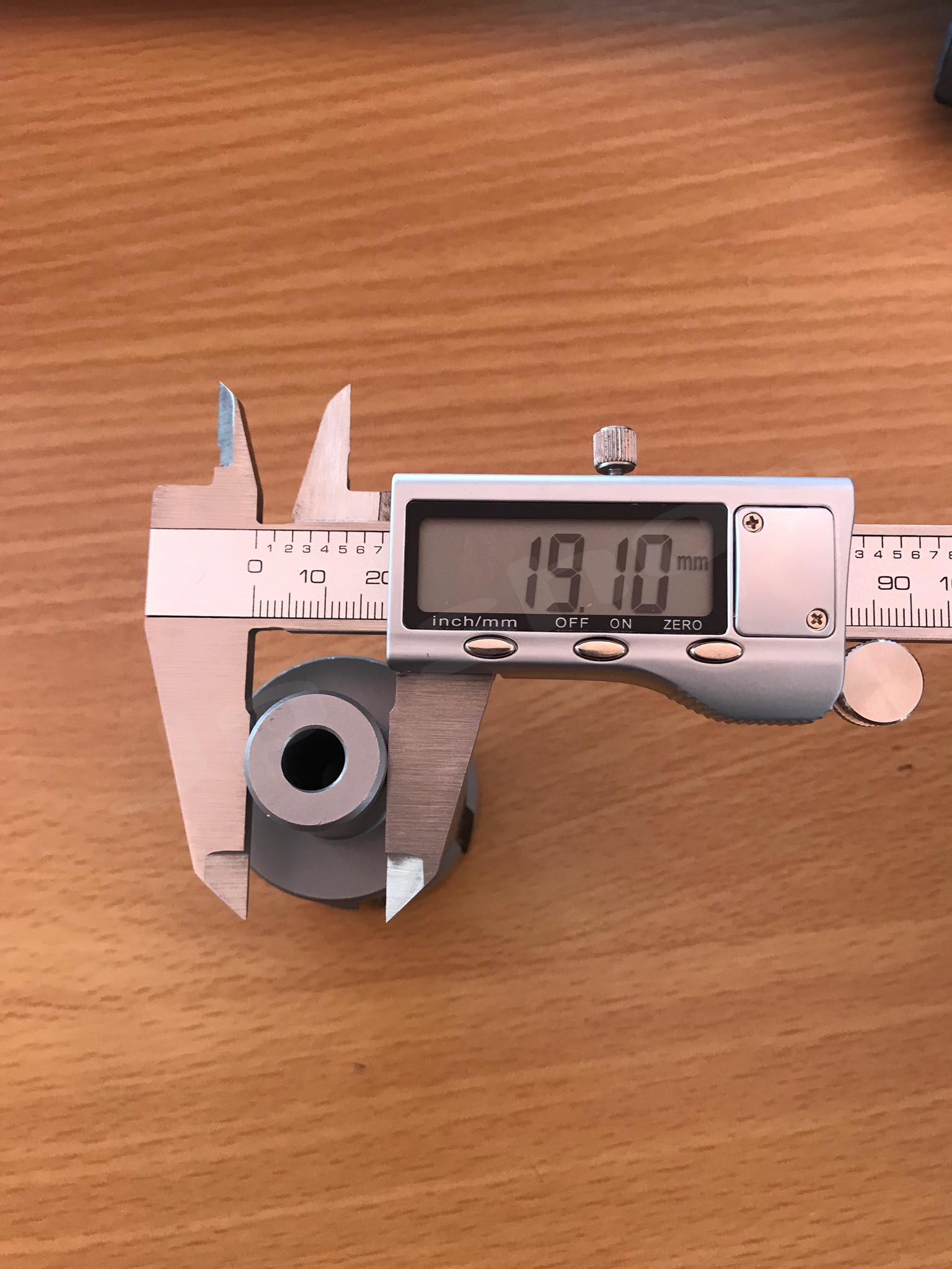 ดอกสว่านเจ็ทบอส แบบโฮลซอว์คาร์ไบสำหรับเจาะเหล็กหนา ด้วยสว่านแม่เหล็กไฟฟ้า ขนาด42*35 มม. #4235