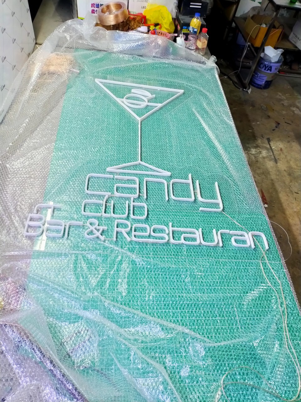 ป้ายไฟนีออน