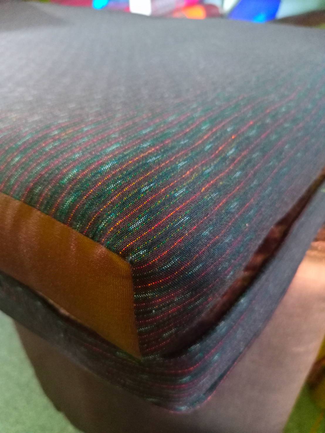 หมอนสามเหลี่ยม 15ช่องติดเบาะ3พับเสริมฐาน2ชั้น 60cmx180cmx56 cm// Triangle Thai Floor Cushions Traditional.