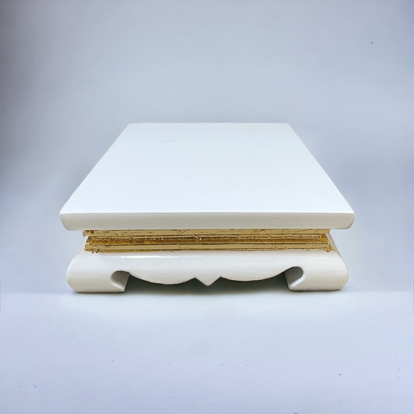 โต๊ะยอดแบบขาโค้ง สีขาวทอง