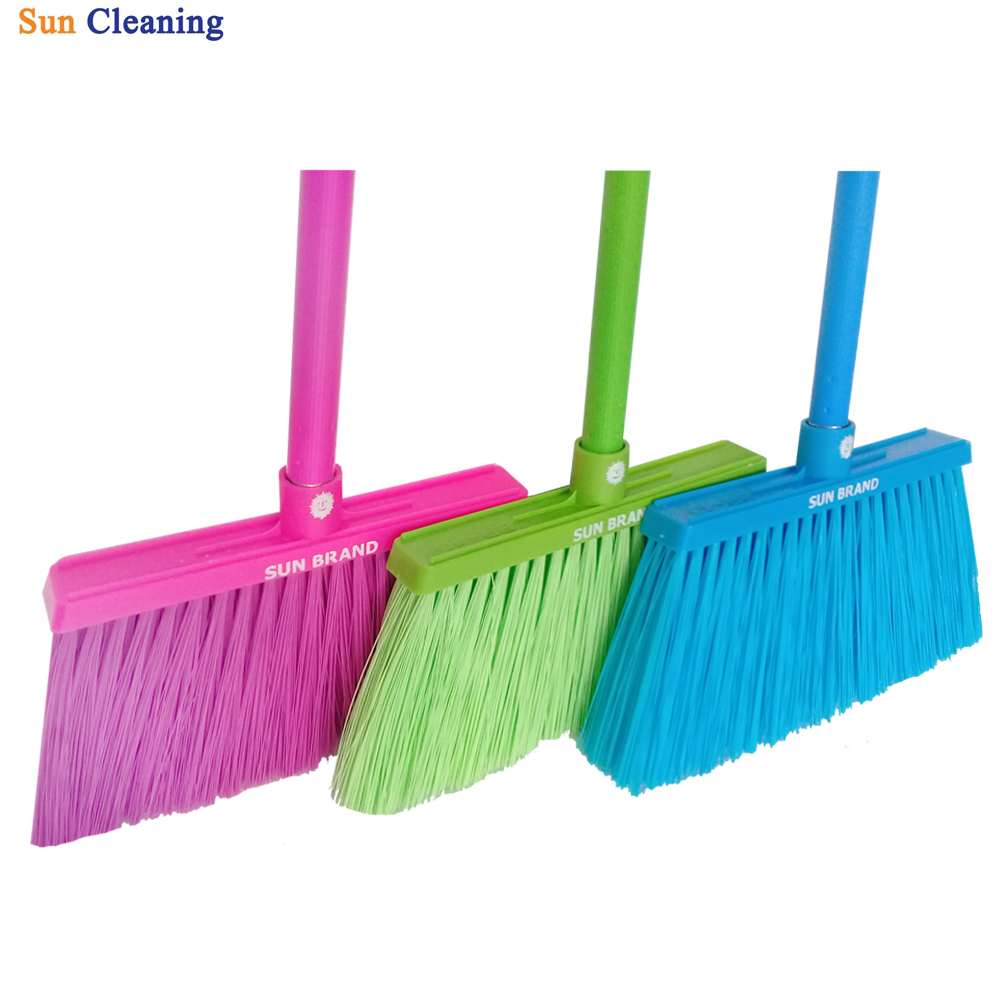 Sun Brand ไม้กวาดน้ำ ไม้กวาดพลาสติกด้ามยาว 1.20 เมตร (คละสี)