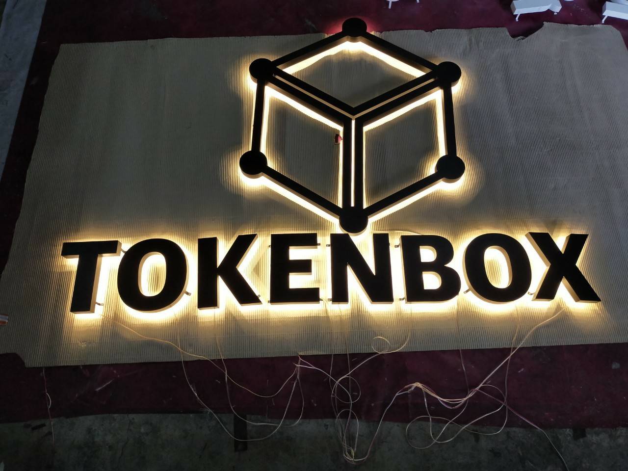 งานป้ายไฟออกหลัง - TOKEN BOX