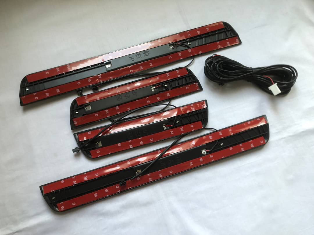 คิ้วบันได ชายบันได Honda CR-V G6 2023-2026 มีไฟ LED