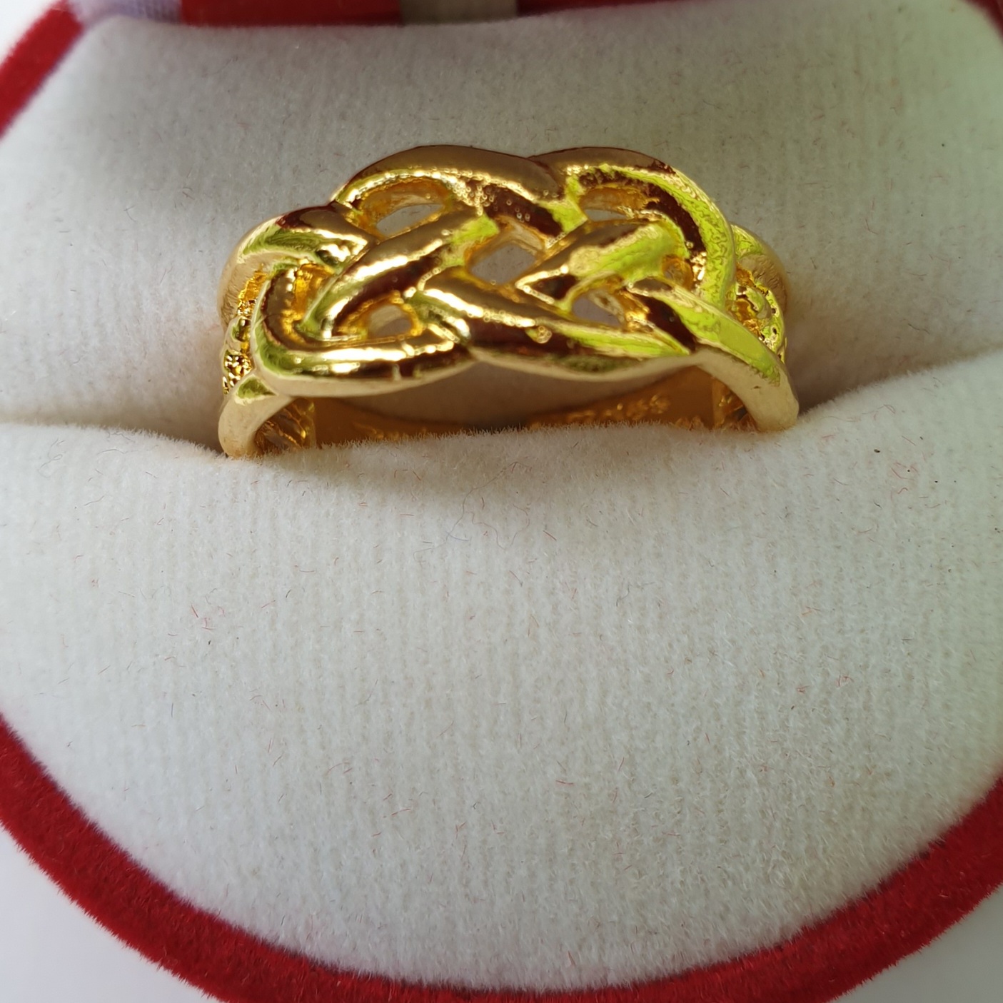 แหวน พิรอด ไอ้ไข่ เด็กวัดเจดีย์ มี4สีให้เลือก แดง เขียว น้ำเงินและทองล้วน วัสดุทองเหลือง ปรับขนาดได้ 8-11(57-65) สำเนา