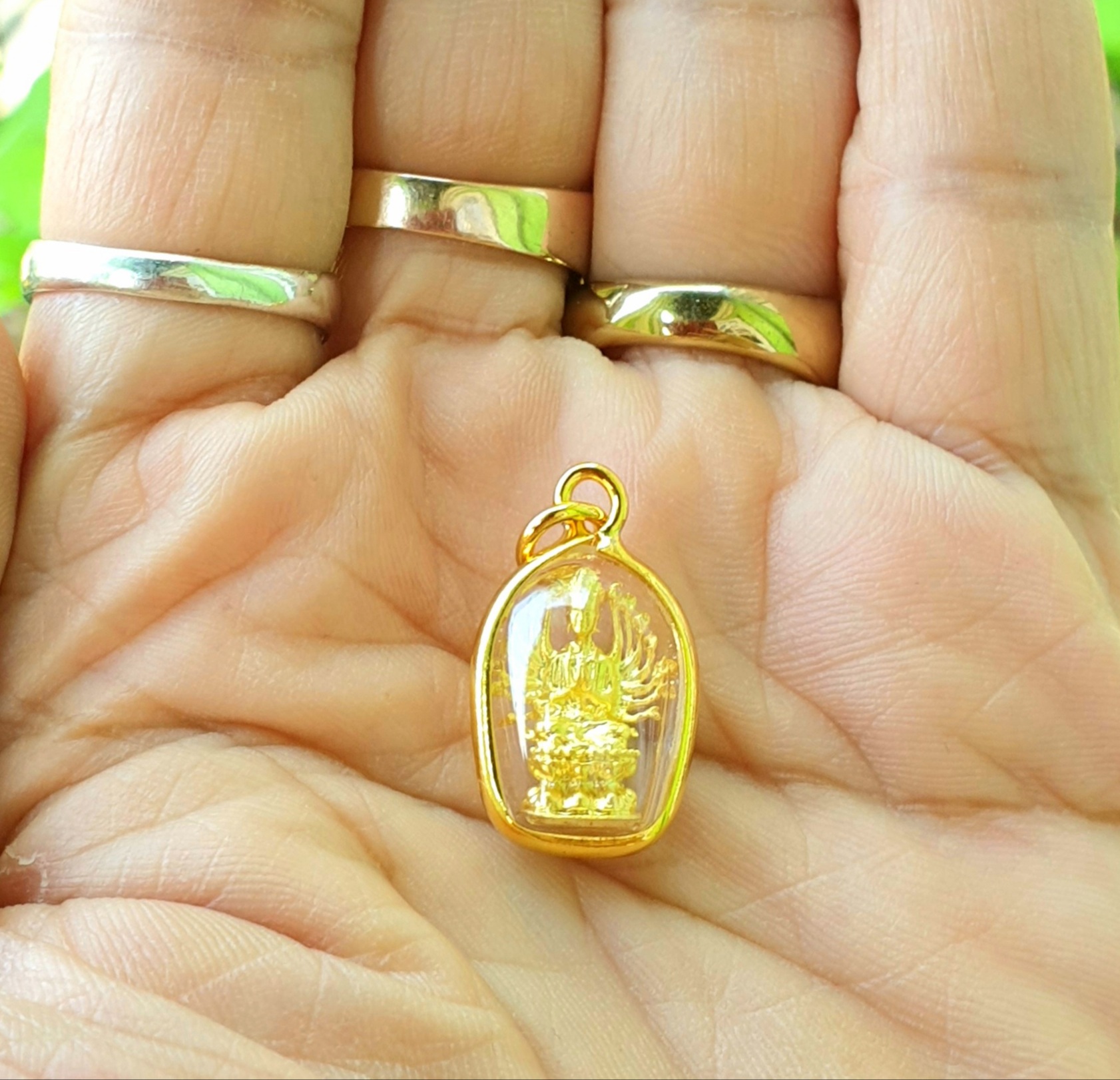 จี้ เจ้าแม่กวนอิม พระโพธิสัตว์กวนอิม มี3แบบให้เลือก ขนาดเล็กประมาณเหรียญบาท จี้พระทองคำ ช่วยปัดเป่าทุกข์ภัยต่างๆ