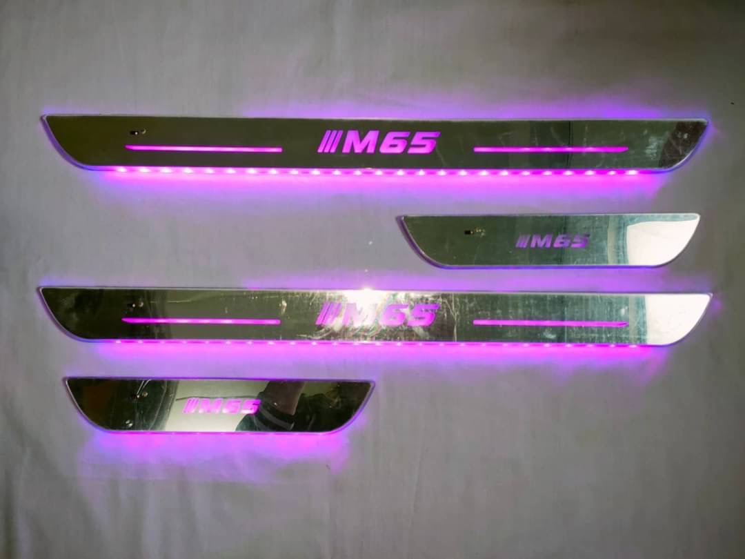 คิ้วบันได สคัฟเพลท MG5 มีไฟ LED 7 สี