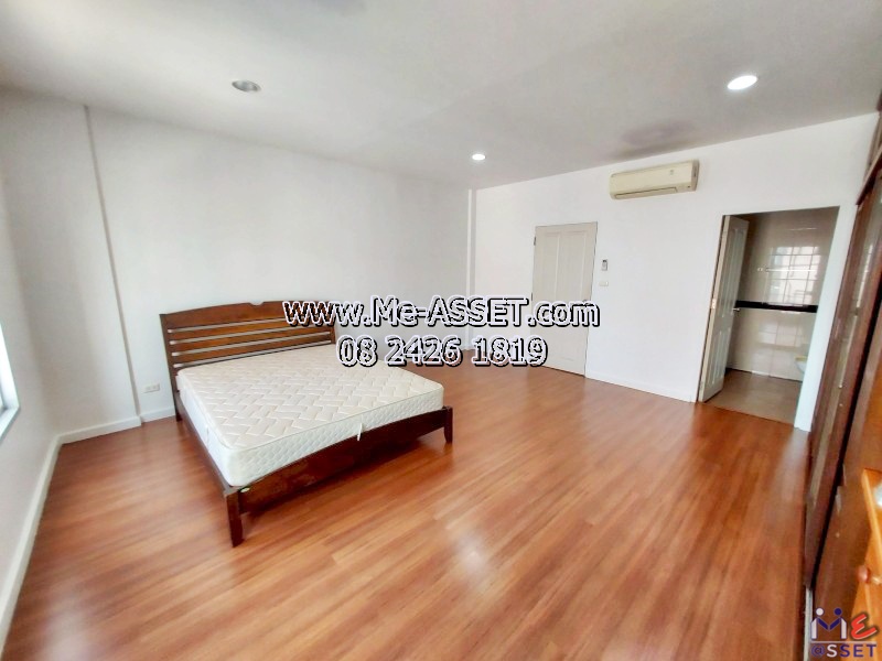 ขายทาวน์โฮมใกล้รถไฟฟ้า โซนอ่อนนุช พระโขนง เชื่อมสุขุมวิท พัฒนาการ ใกล้รถไฟฟ้าสายสีเหลืองศรีนครินทร์38 พาราไดซพาร์ค เดินทางสะดวกสวนหลวง ศรีนครินทร์ : มบ.บ้านกลางเมืองลูเซิร์น สุขุมวิท อ่อนนุช46 : 3 ชั้น 20.3 ตร.วา