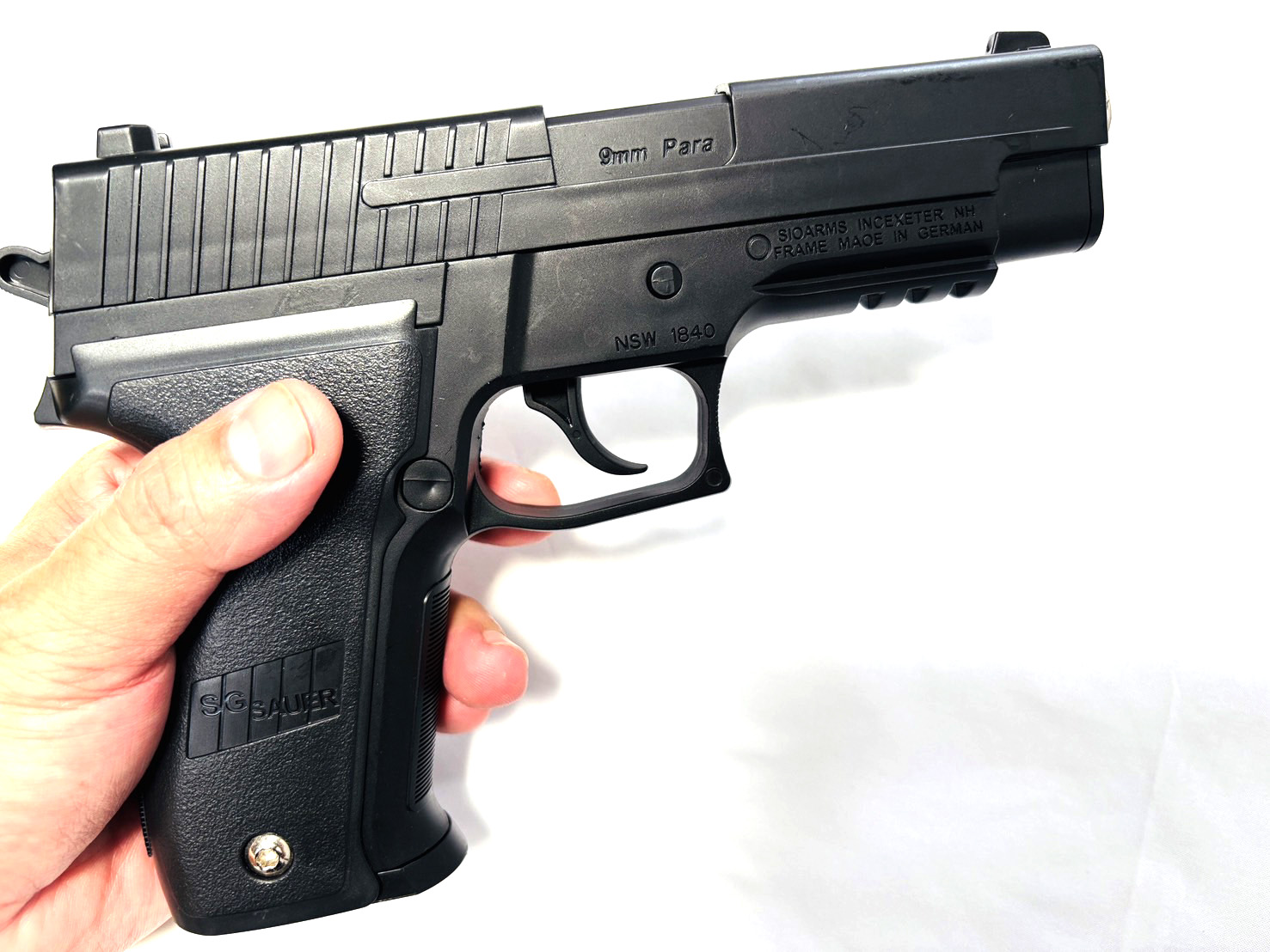 ปืนอัดลมสั้น รุ่น P226 ระบบชักยิงทีละนัด